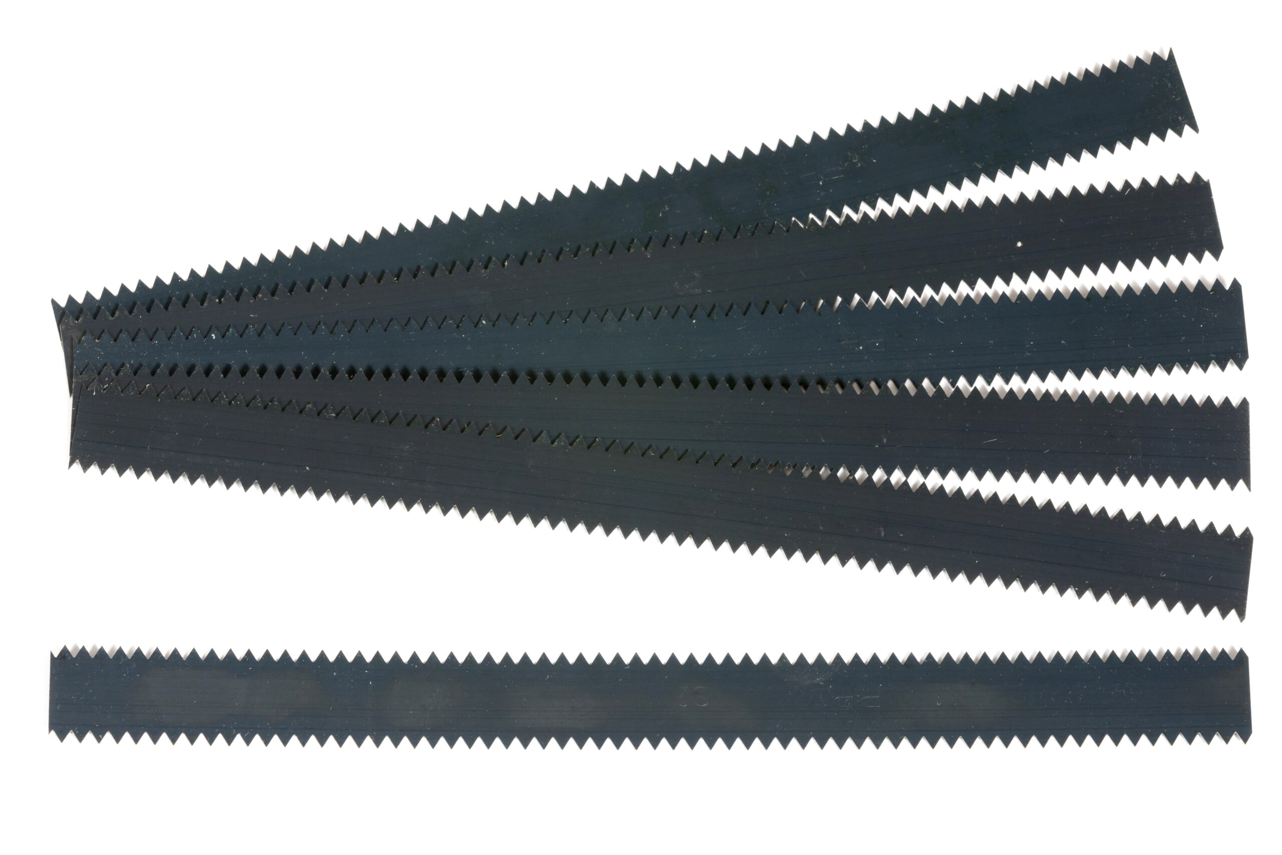 Toothed blades